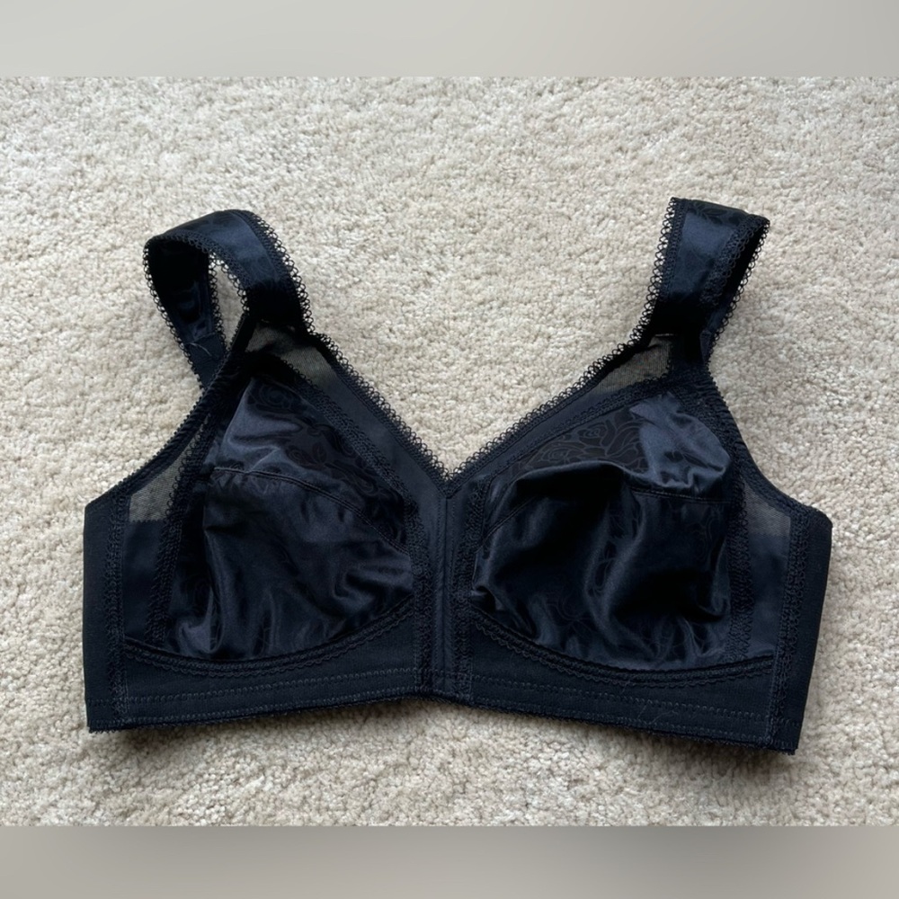 ✨Playtex 18 Hour Ultimate Shoulder Comfort  Black Bra - #4693- Size 38C - EUC